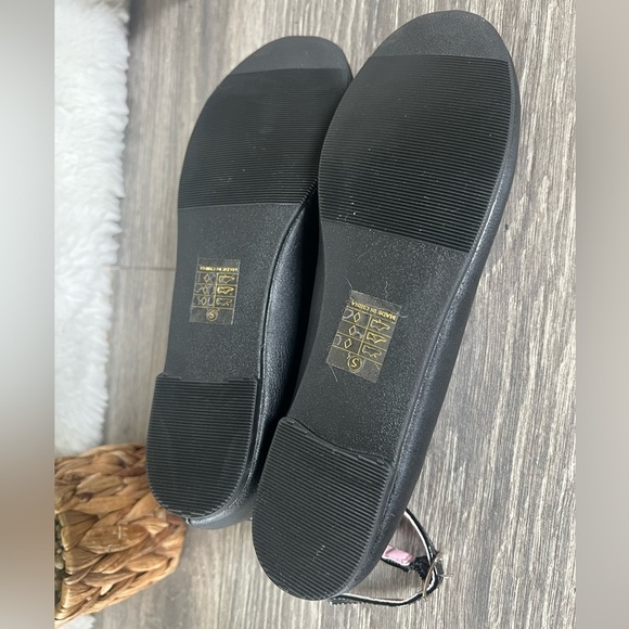 Demonia star-27 ankle strap flat with studded bow and scalloped detail. Size 5 - Picture 9 of 11